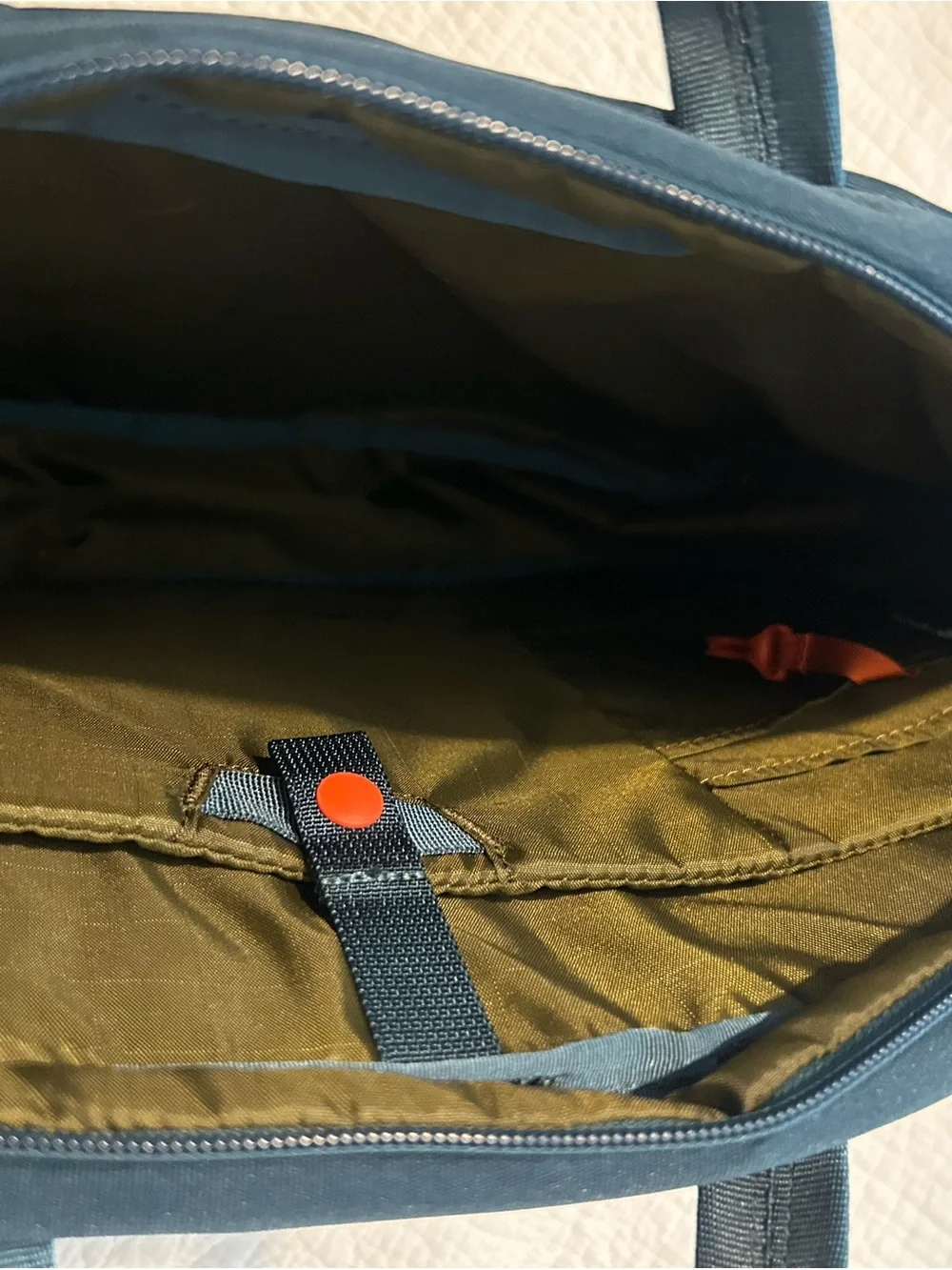 Cotopaxi Men's 15L Messenger Bag